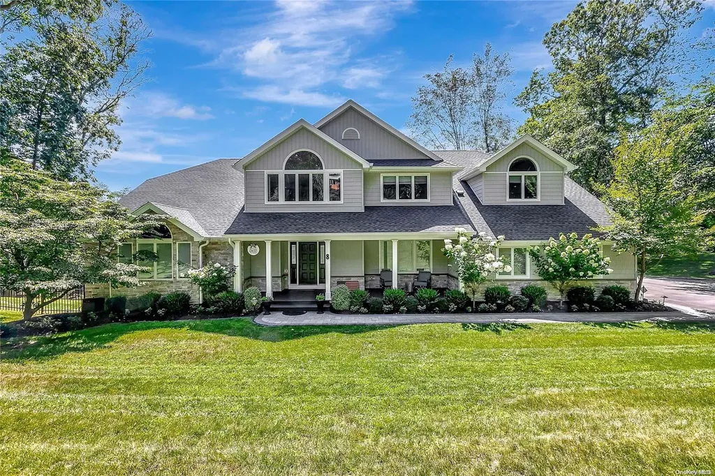 8 Riverview Terrace Smithtown NY 11787