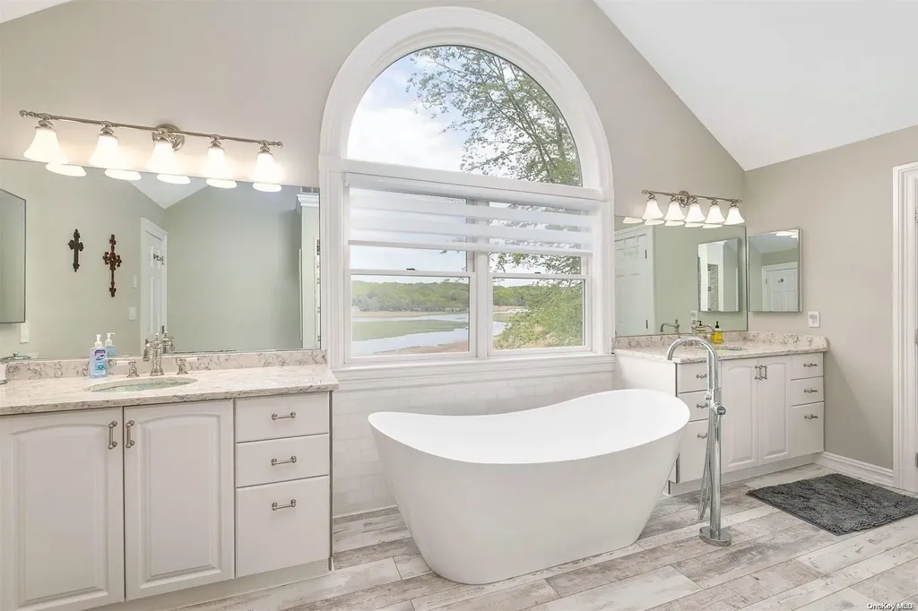 8 Riverview Terrace Smithtown NY 11787