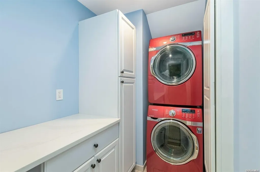 8 Riverview Terrace Smithtown NY 11787