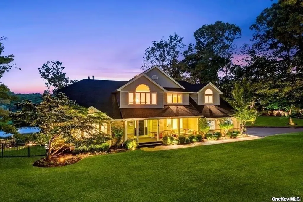 8 Riverview Terrace Smithtown NY 11787