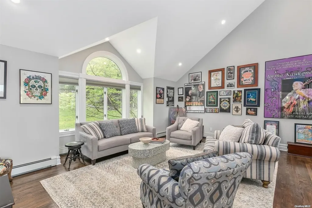 8 Riverview Terrace Smithtown NY 11787