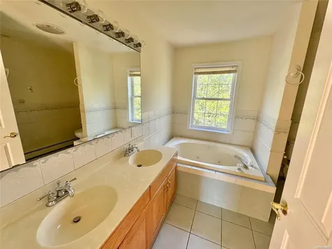 70 Hewlett Avenue Point Lookout NY 11569