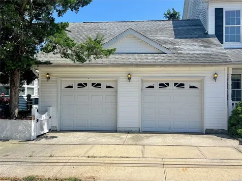 70 Hewlett Avenue Point Lookout NY 11569