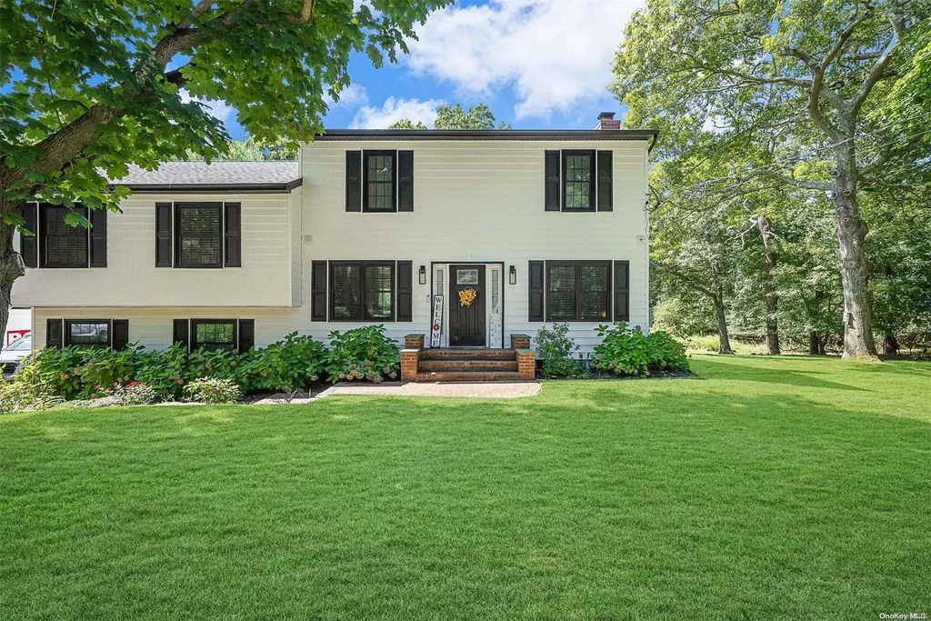 108 Barnes Road Manorville NY 11949
