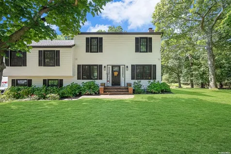 108 Barnes Road Manorville NY 11949