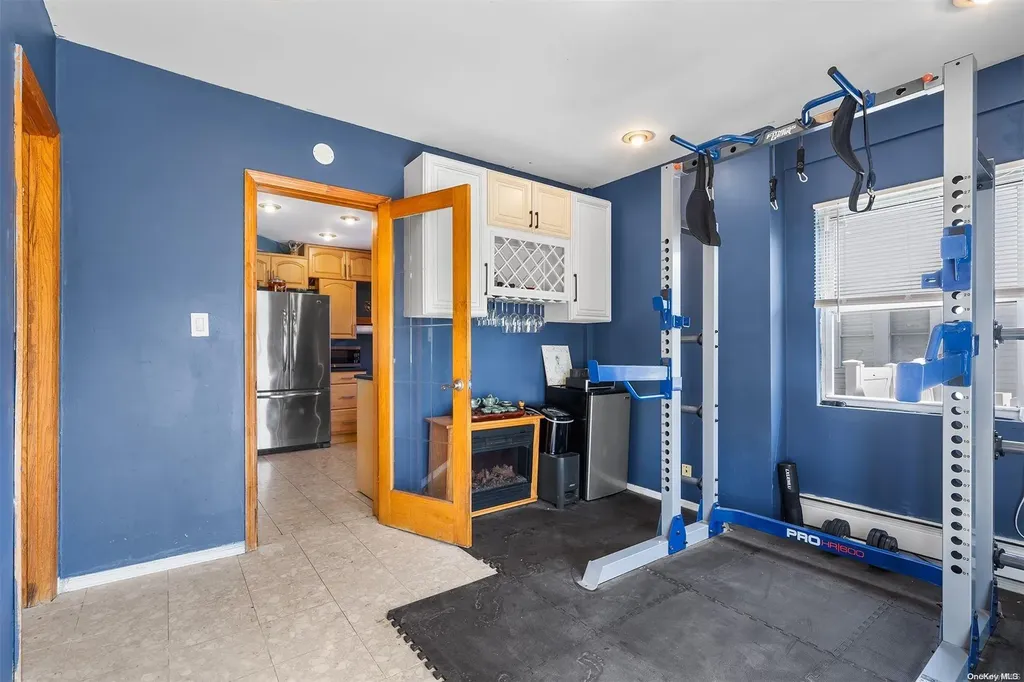 187 Perkins Avenue Oceanside NY 11572