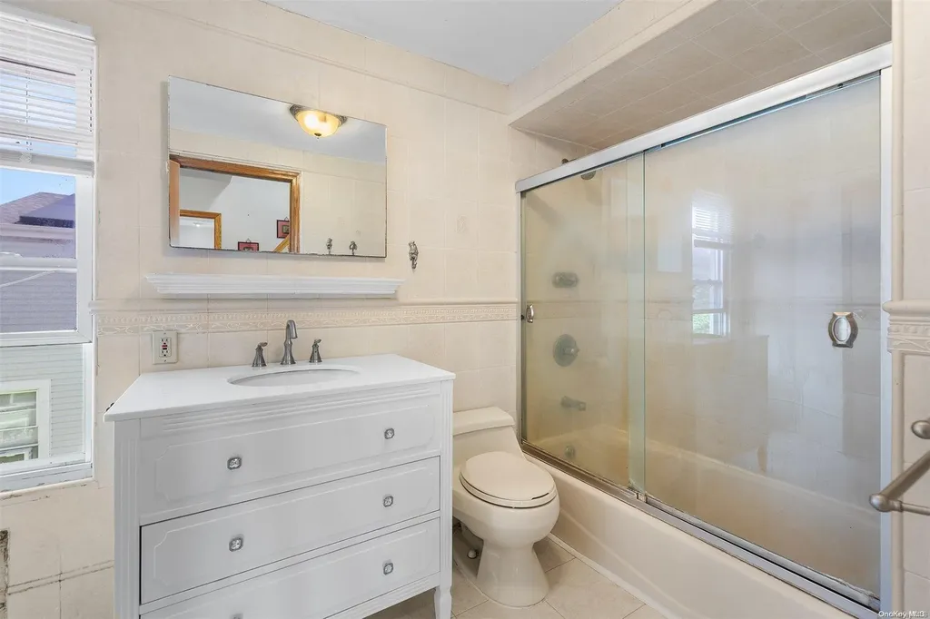 187 Perkins Avenue Oceanside NY 11572