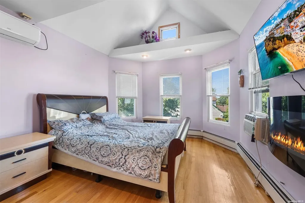 187 Perkins Avenue Oceanside NY 11572