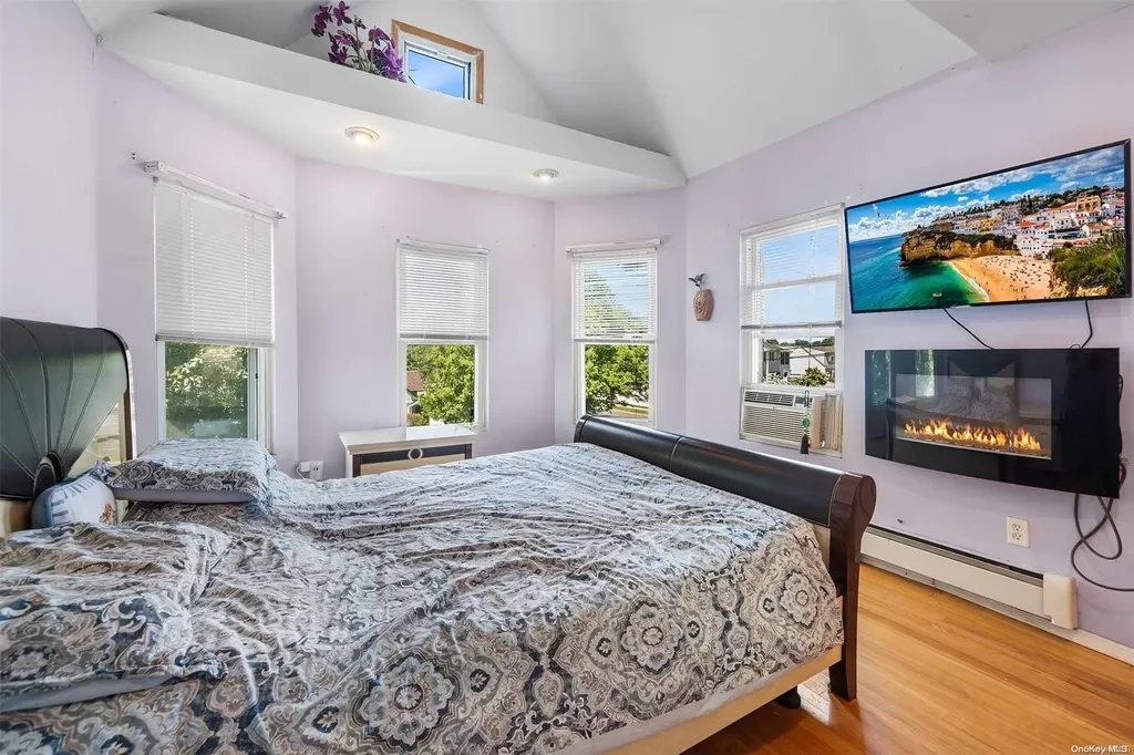 187 Perkins Avenue Oceanside NY 11572