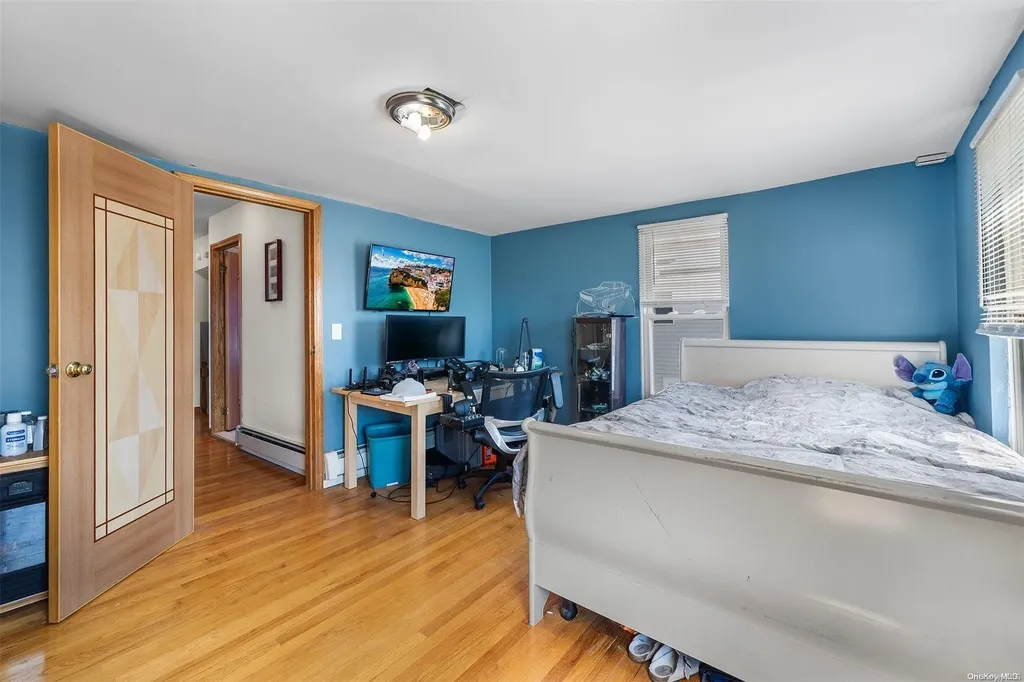 187 Perkins Avenue Oceanside NY 11572