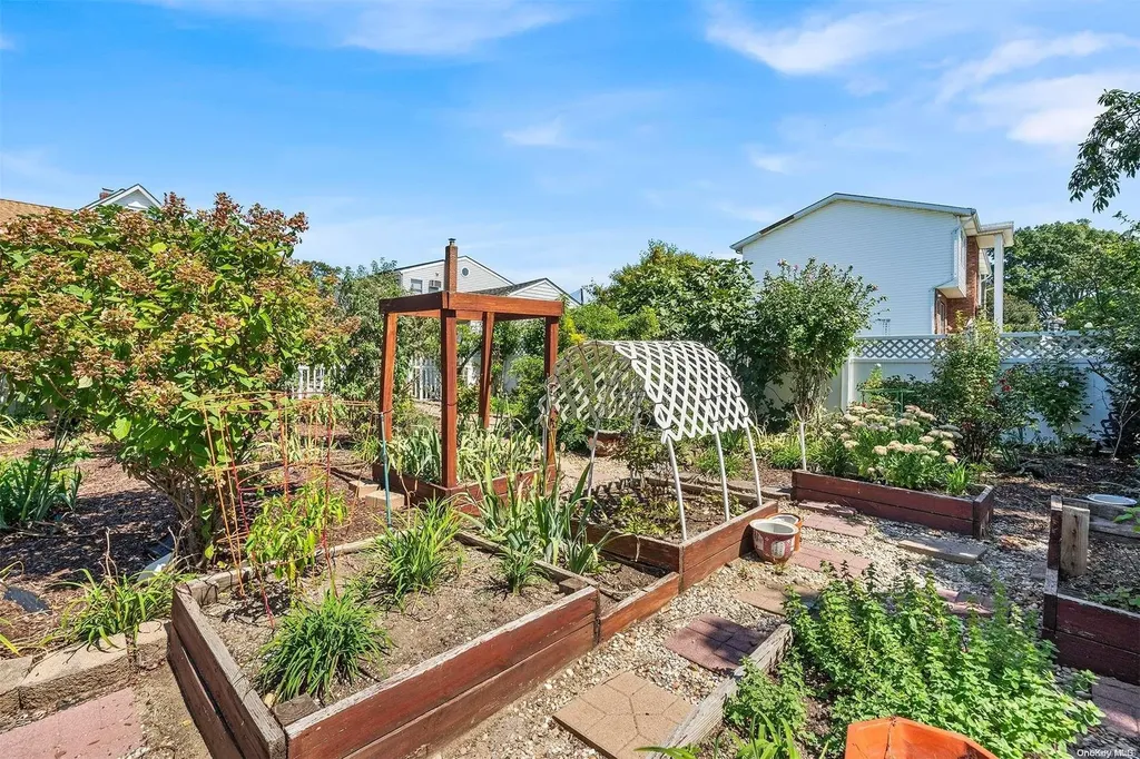 187 Perkins Avenue Oceanside NY 11572