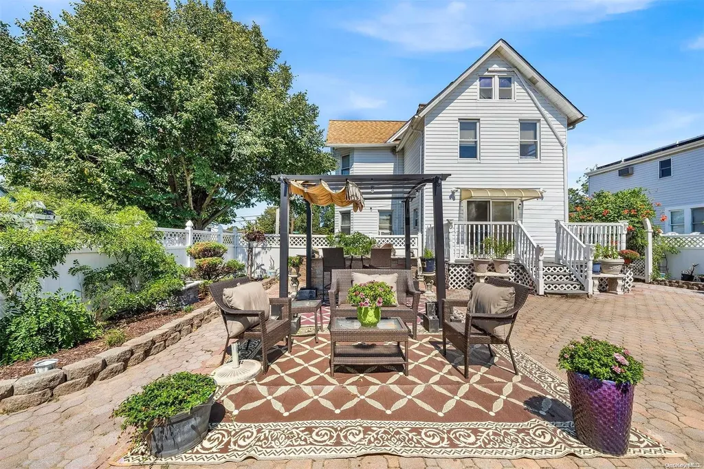 187 Perkins Avenue Oceanside NY 11572