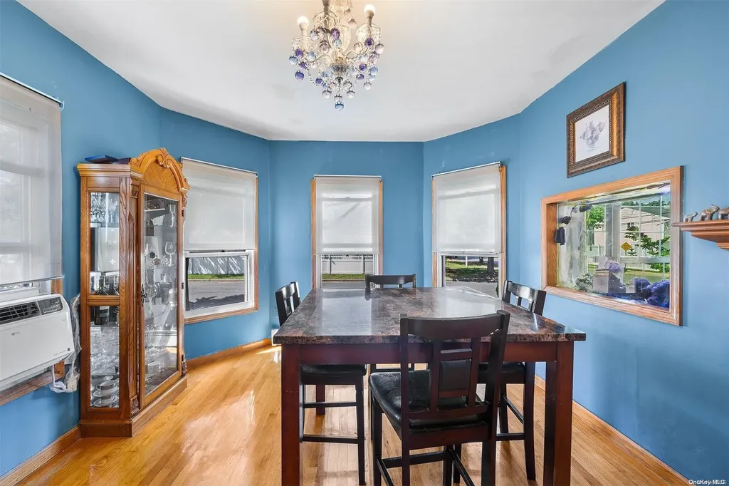 187 Perkins Avenue Oceanside NY 11572