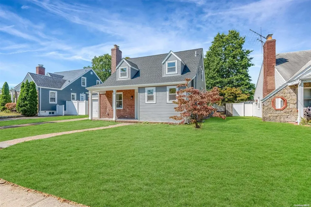 53 Harris Avenue Hewlett NY 11557