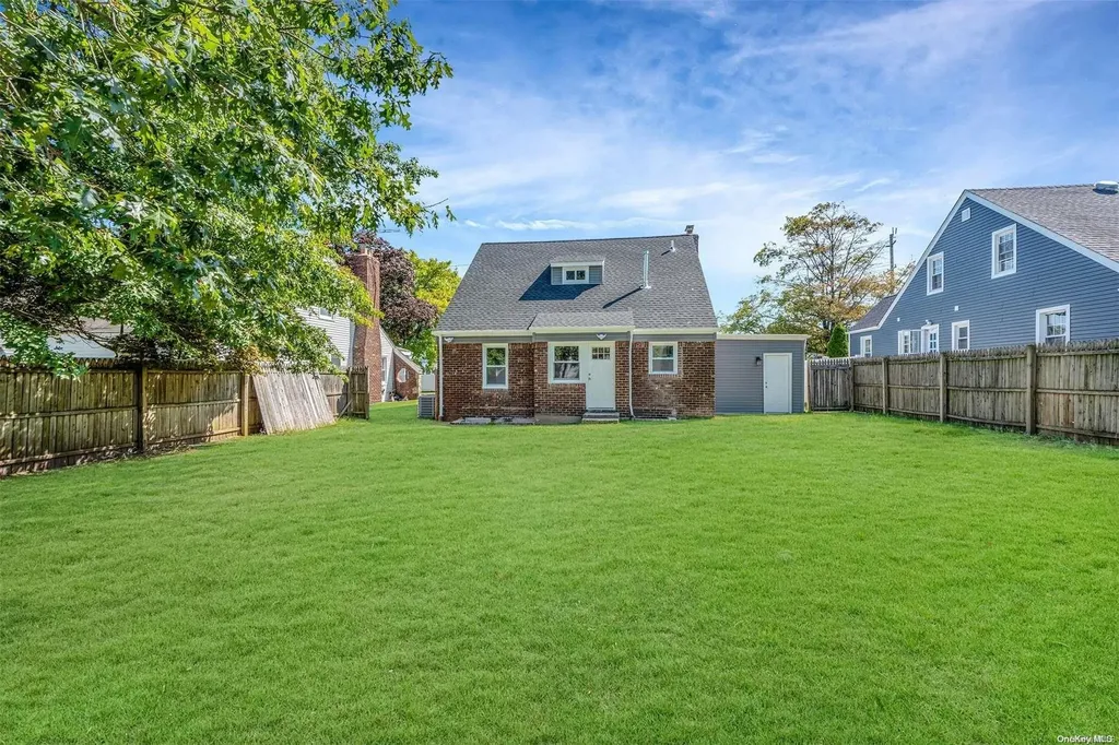 53 Harris Avenue Hewlett NY 11557