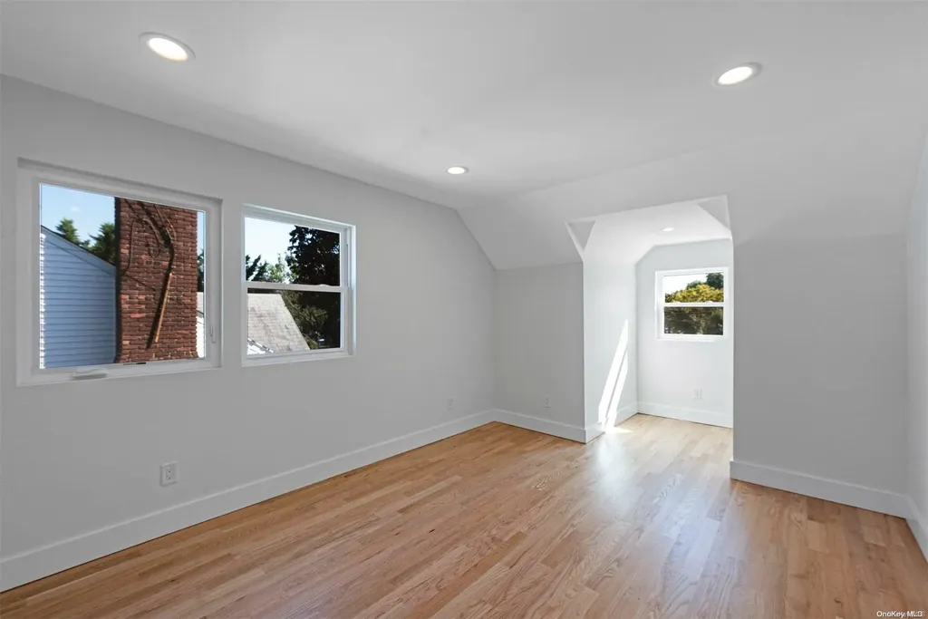 53 Harris Avenue Hewlett NY 11557
