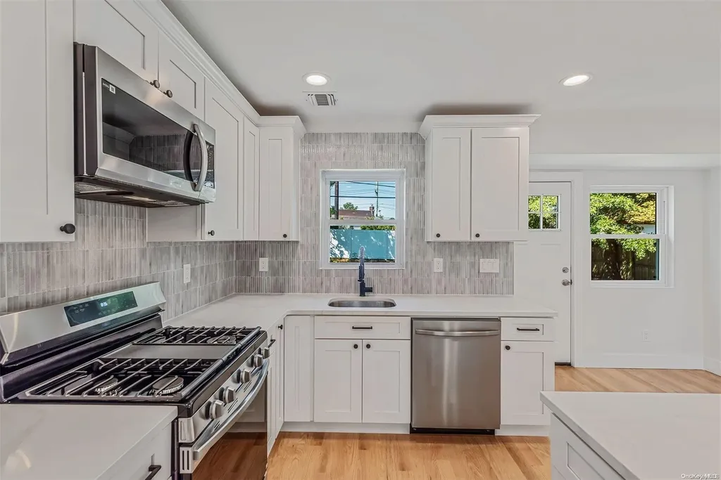 53 Harris Avenue Hewlett NY 11557