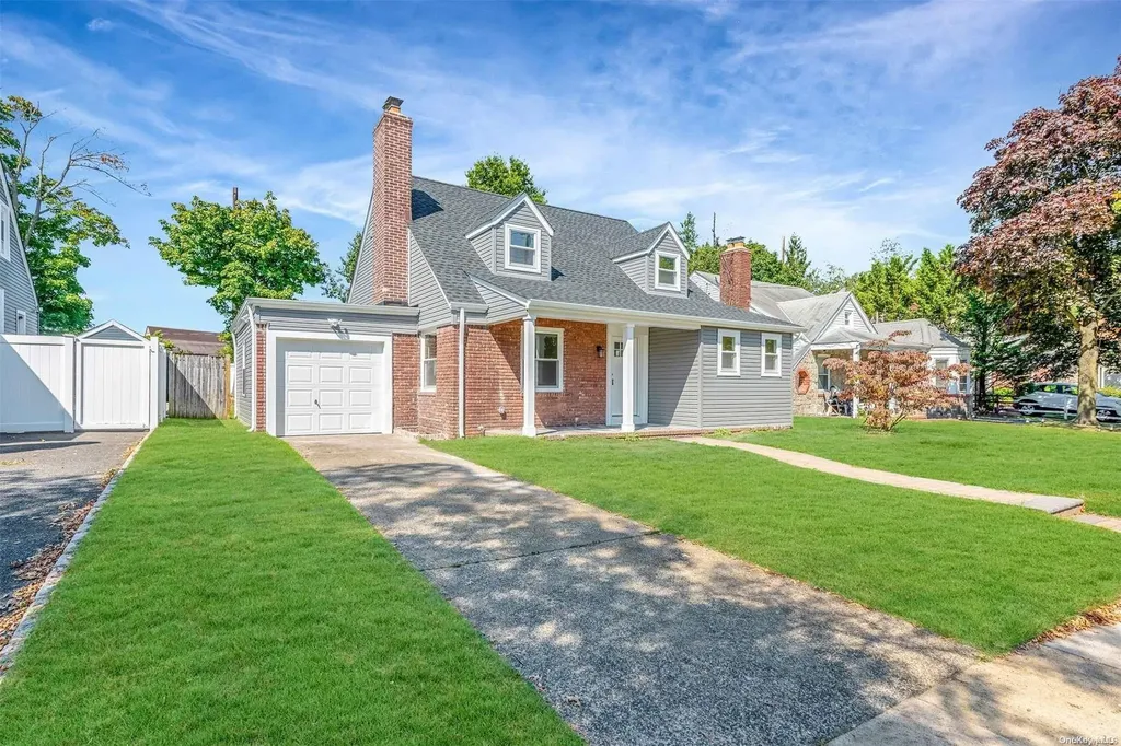 53 Harris Avenue Hewlett NY 11557