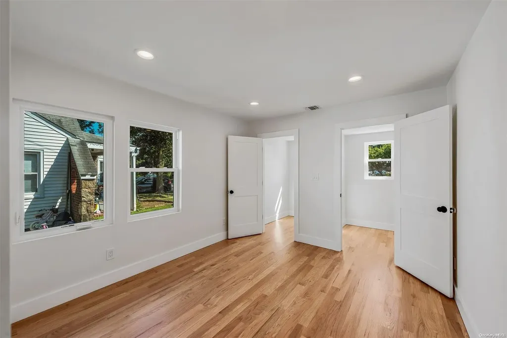 53 Harris Avenue Hewlett NY 11557