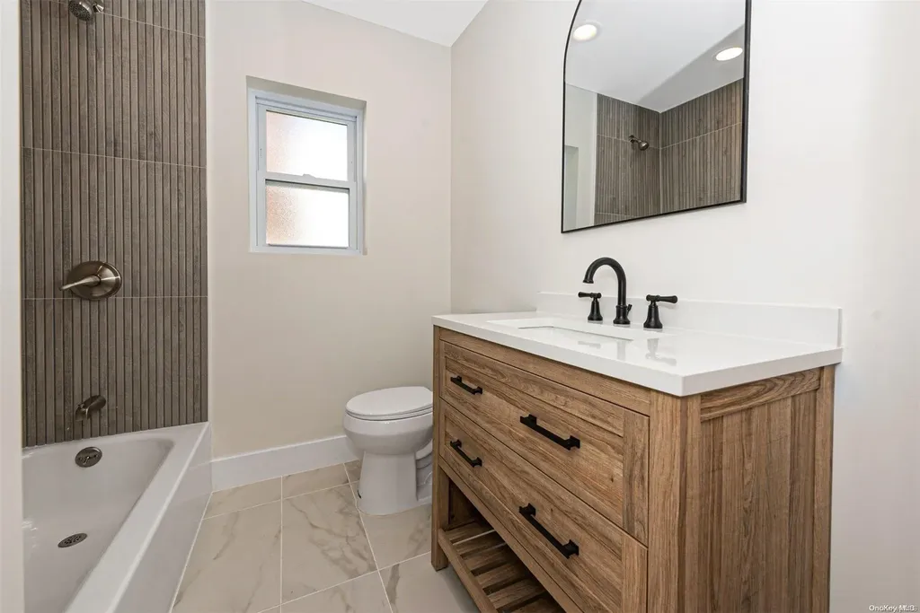 53 Harris Avenue Hewlett NY 11557