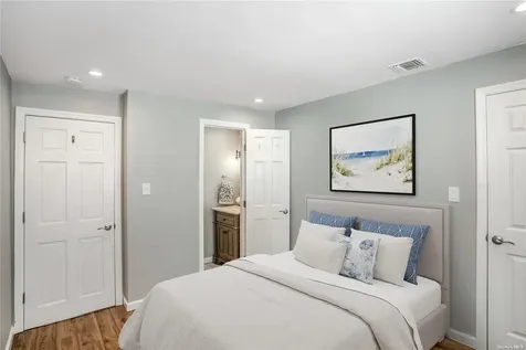 421 Venetian Boulevard Lindenhurst NY 11757