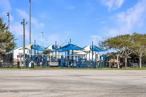 421 Venetian Boulevard Lindenhurst NY 11757