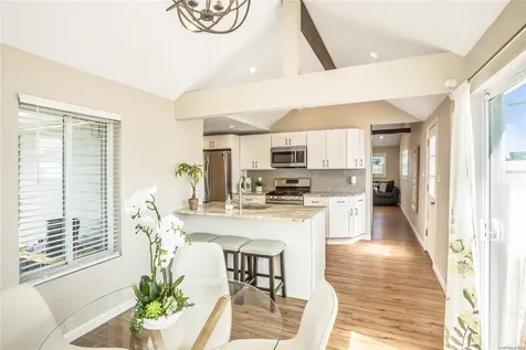 421 Venetian Boulevard Lindenhurst NY 11757