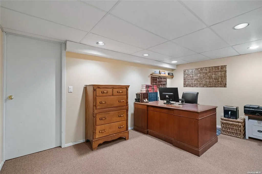 35 Ridge Drive Plainview NY 11803