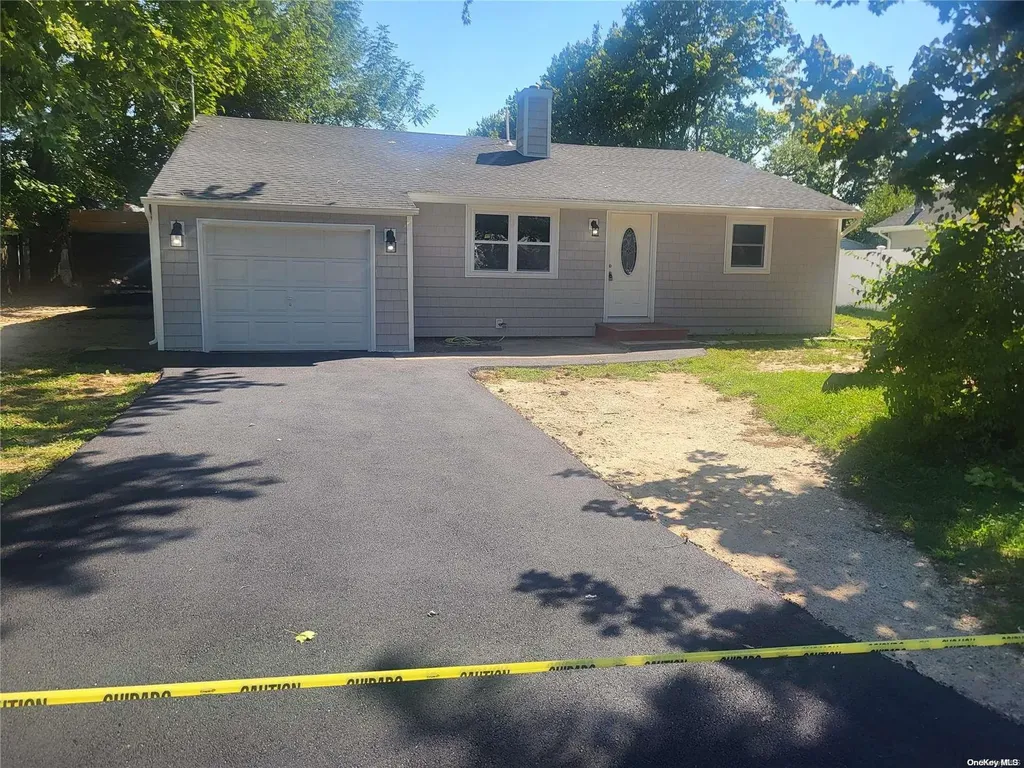 21 Marie Lane Central Islip NY 11722