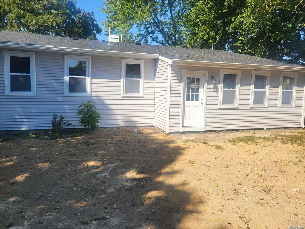 21 Marie Lane Central Islip NY 11722