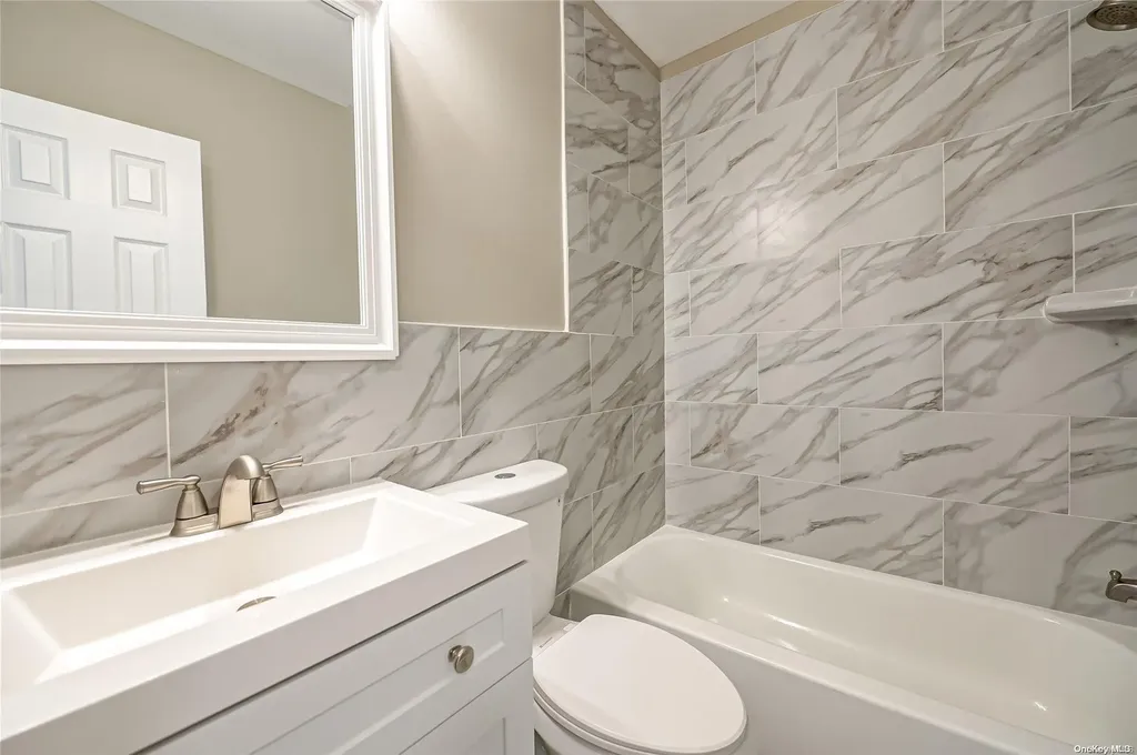 21 Marie Lane Central Islip NY 11722