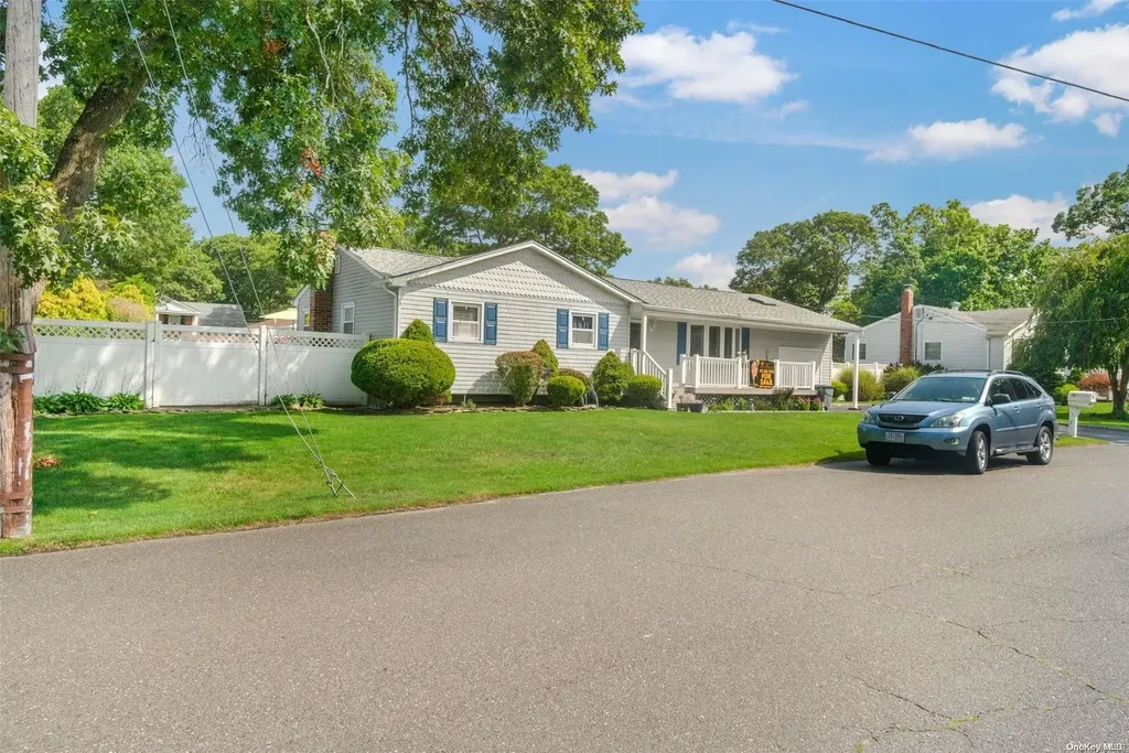 19 Evans Street Patchogue NY 11772