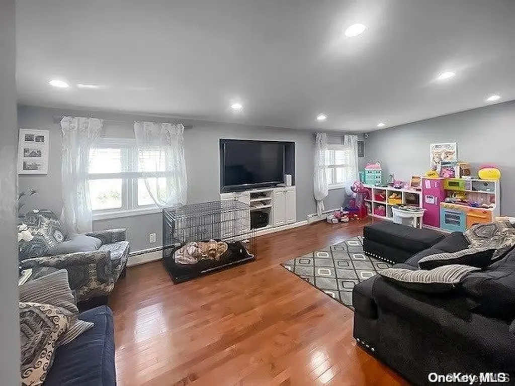 19 Evans Street Patchogue NY 11772