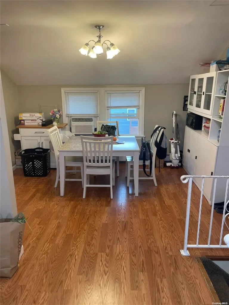 13 Truxton Road Island Park NY 11558