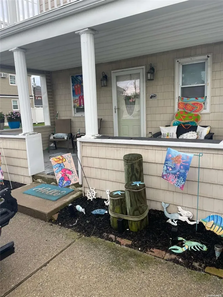 13 Truxton Road Island Park NY 11558