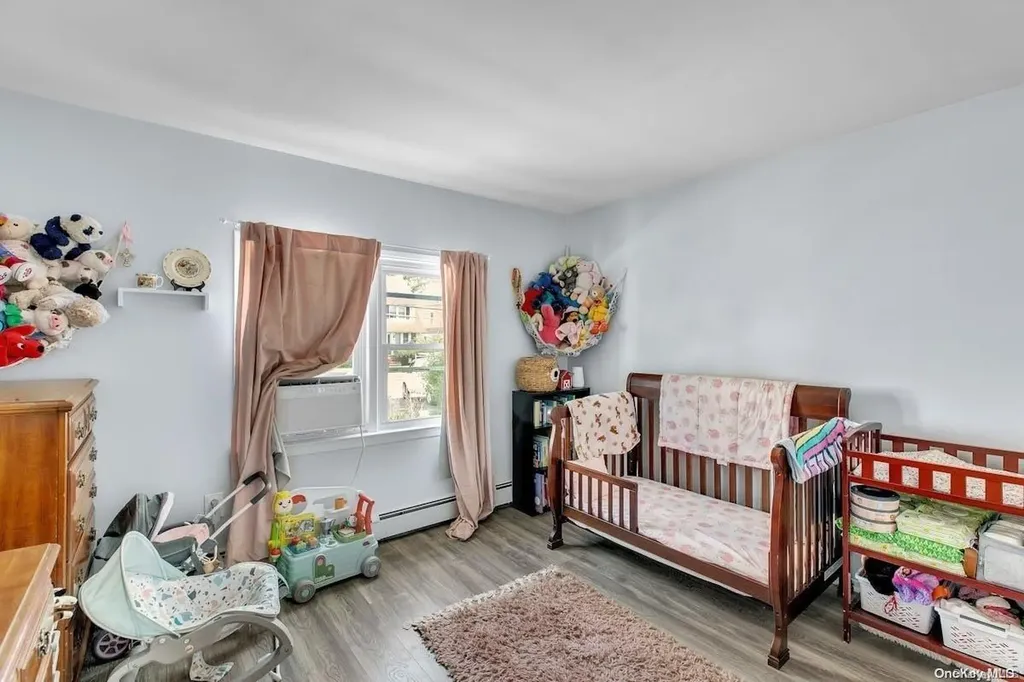 8 Leach Street Lynbrook NY 11563