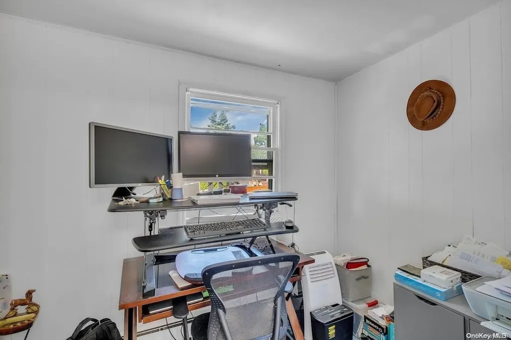 8 Leach Street Lynbrook NY 11563