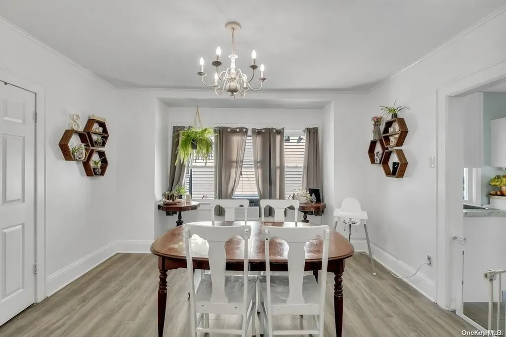8 Leach Street Lynbrook NY 11563