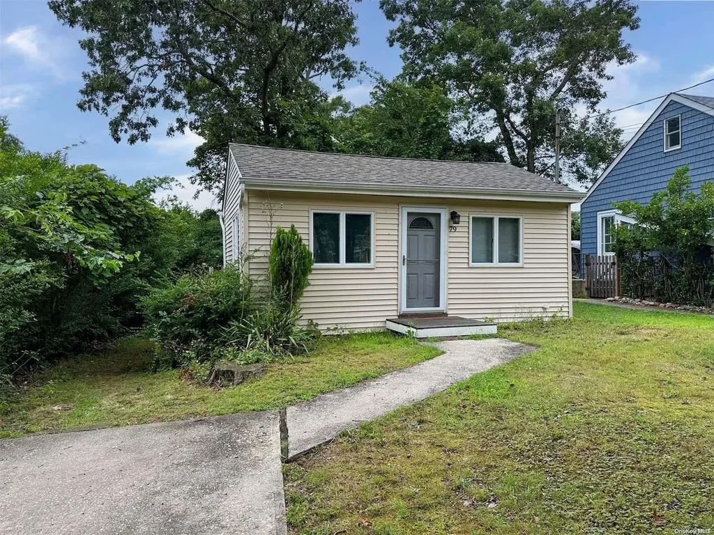 79 Queen Drive Sound Beach NY 11789