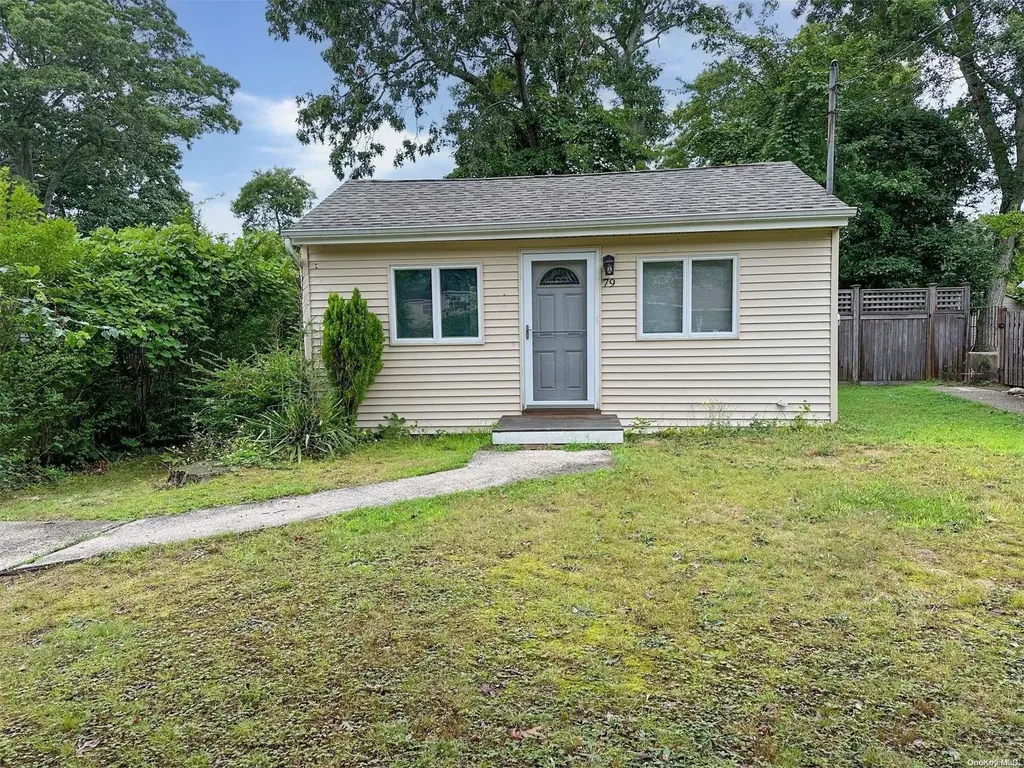 79 Queen Drive Sound Beach NY 11789
