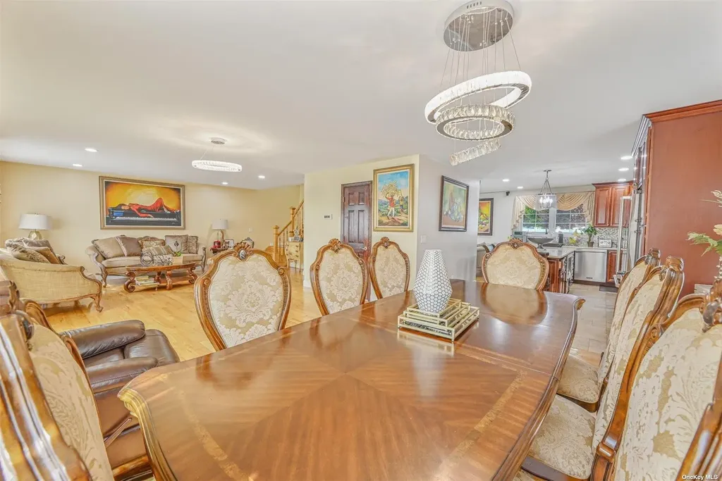 1056 North Drive Merrick NY 11566