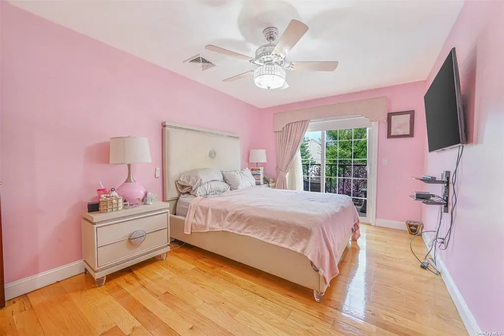 1056 North Drive Merrick NY 11566