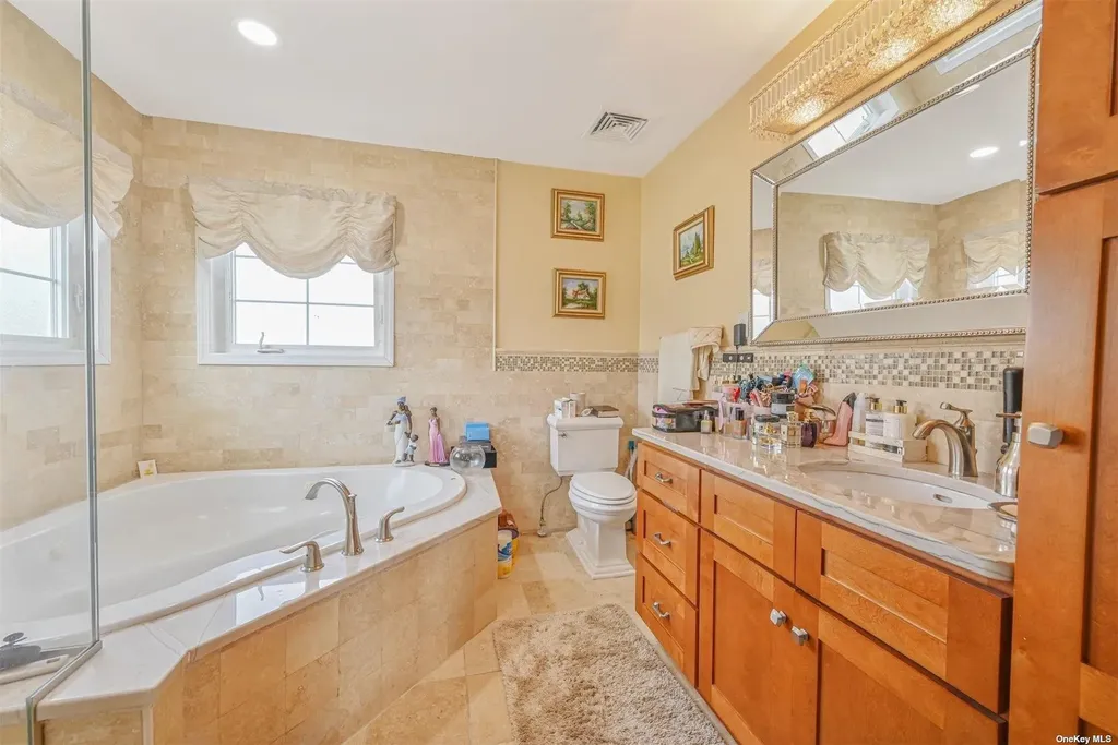 1056 North Drive Merrick NY 11566