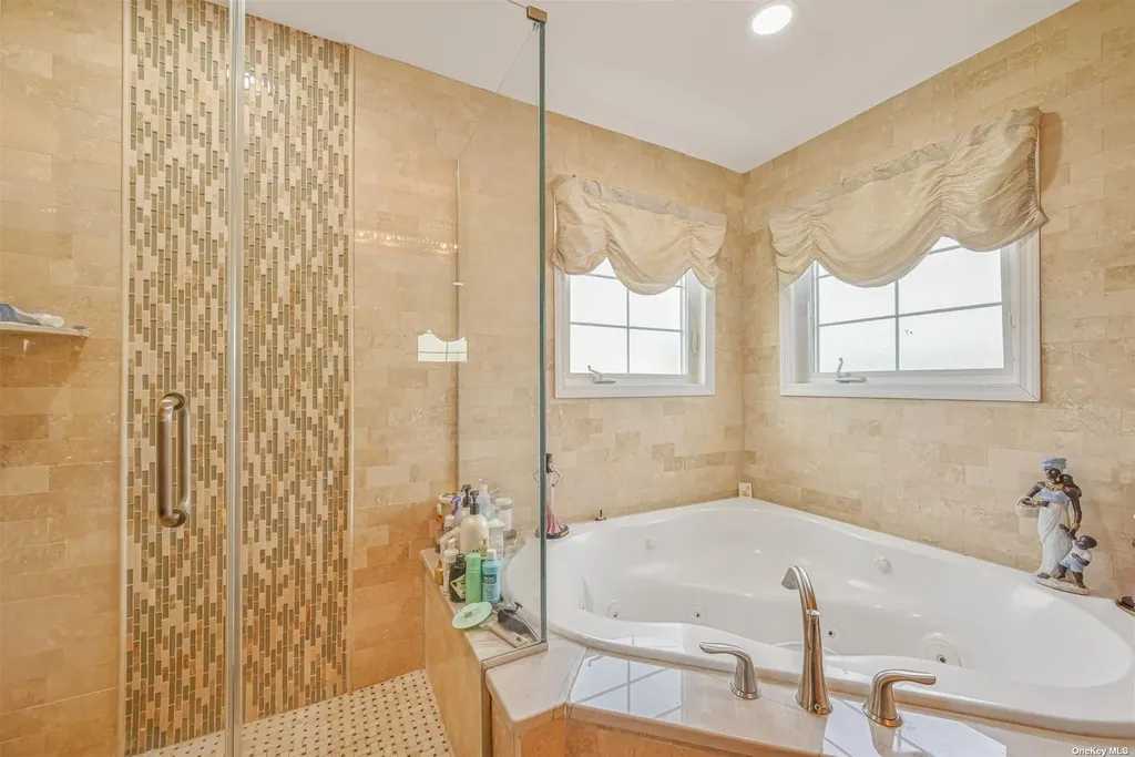 1056 North Drive Merrick NY 11566