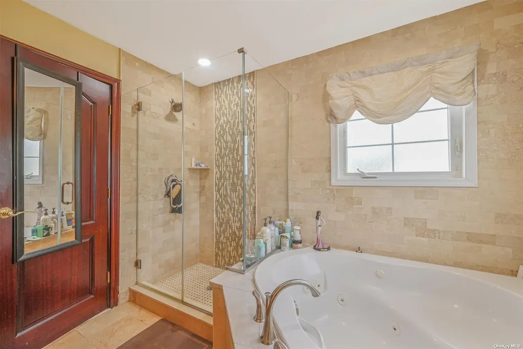 1056 North Drive Merrick NY 11566