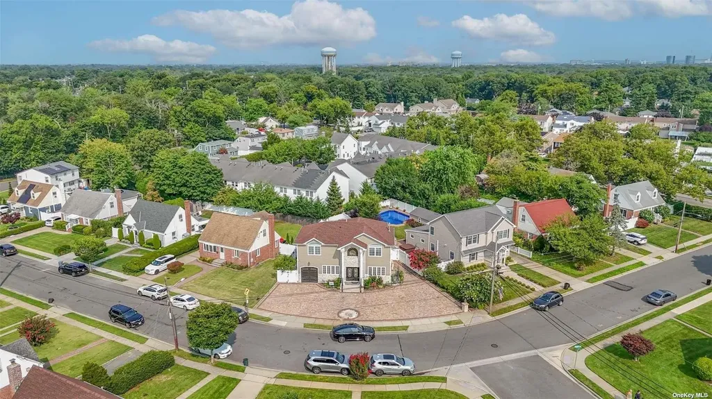 1056 North Drive Merrick NY 11566