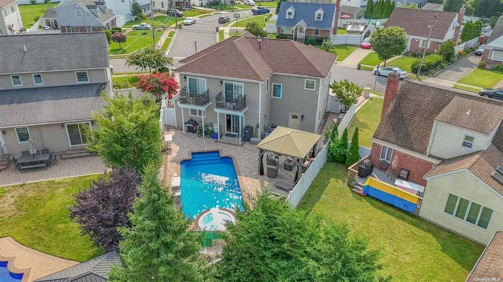 1056 North Drive Merrick NY 11566