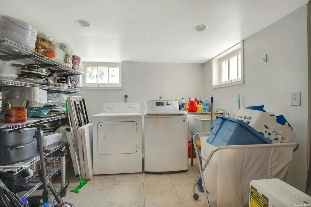18 Addison Lane Greenvale NY 11548