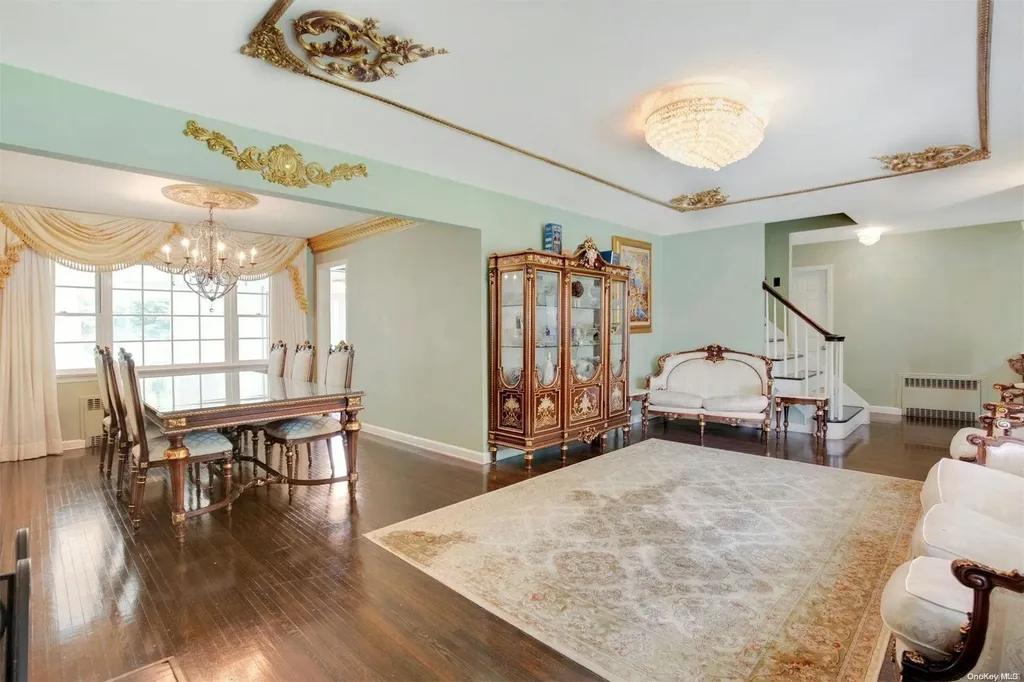 18 Addison Lane Greenvale NY 11548
