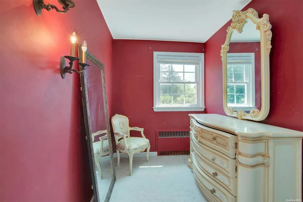 18 Addison Lane Greenvale NY 11548